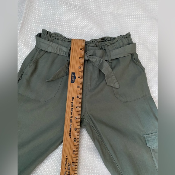 h&m girls utility joggers Size US 7 Color: gasoline/ Khaki green - Picture 3 of 13